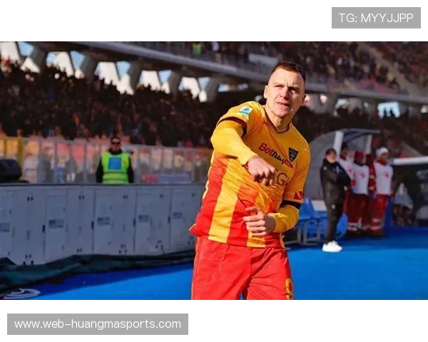 莱切主帅停赛影响阵容，保级关键战闷平帕尔马